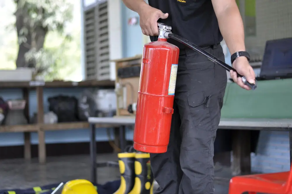 04) CORSO DI FORMAZIONE ANTINCENDIO PER ADDETTI ANTINCENDIO